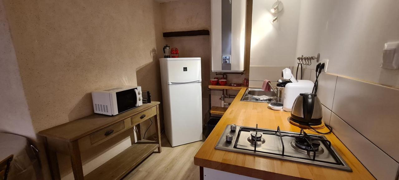 Les Studios De St Guilhem Сен-Гийём-ле-Дезер Экстерьер фото