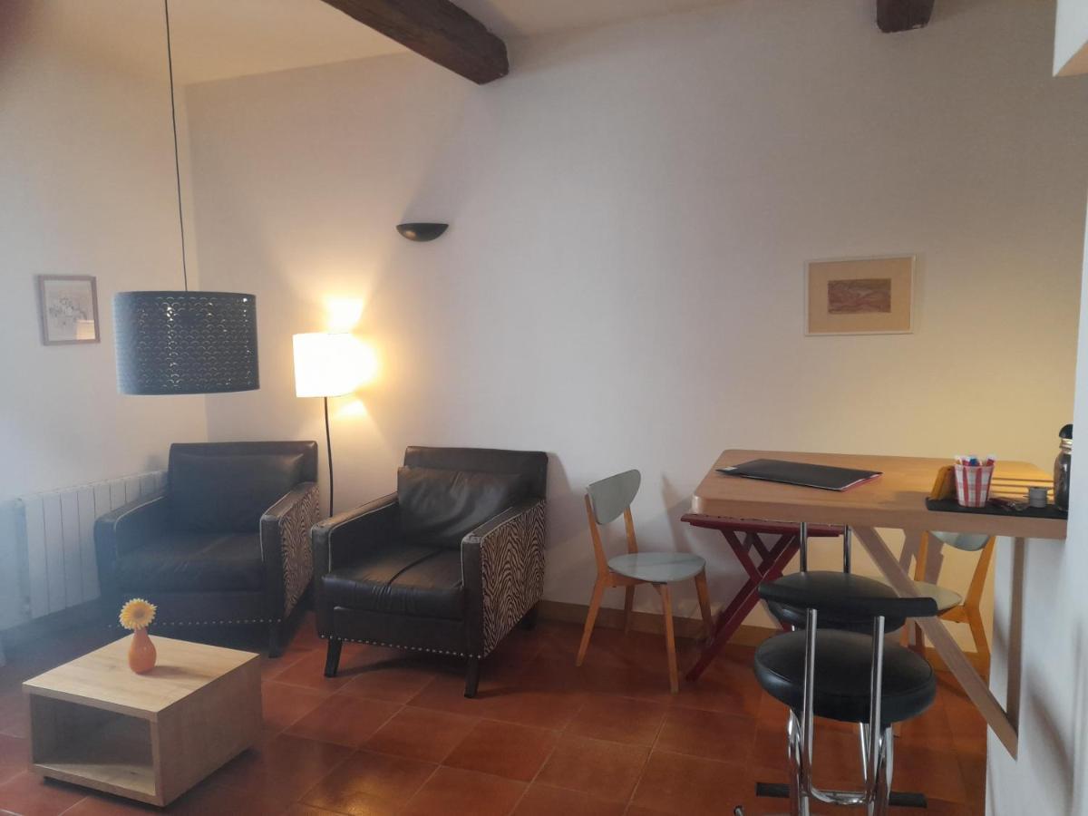 Les Studios De St Guilhem Сен-Гийём-ле-Дезер Экстерьер фото