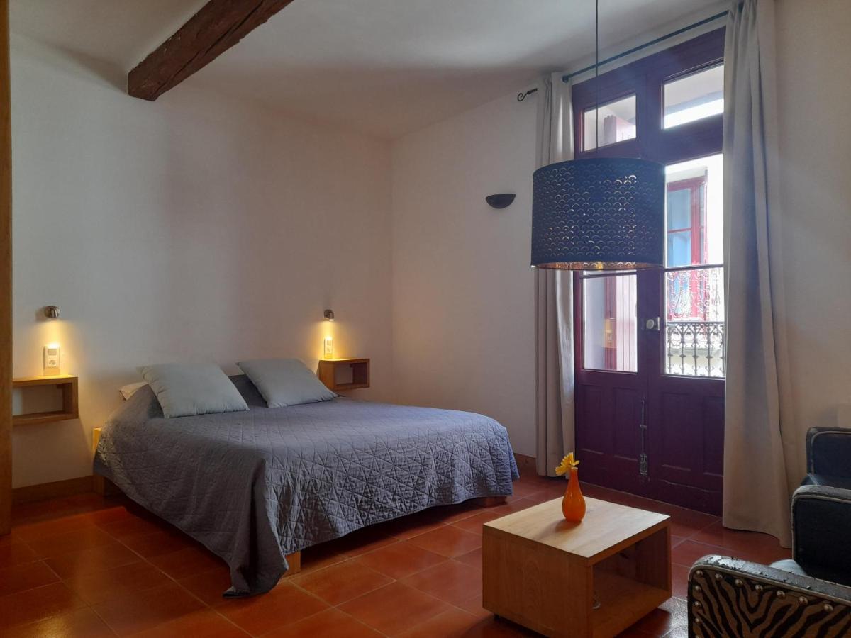 Les Studios De St Guilhem Сен-Гийём-ле-Дезер Экстерьер фото